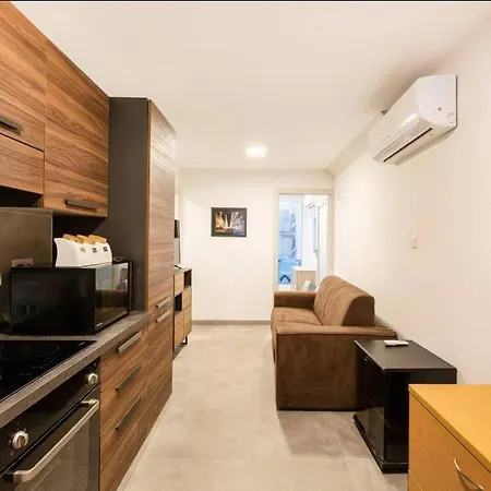 Cosy One Bedroom Maisonette Apartmán *