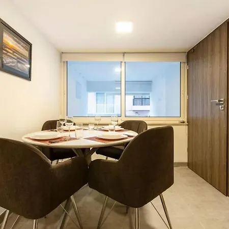 아파트 Cosy One Bedroom Maisonette *