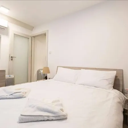 아파트 Cosy One Bedroom Maisonette 세인트폴스베이