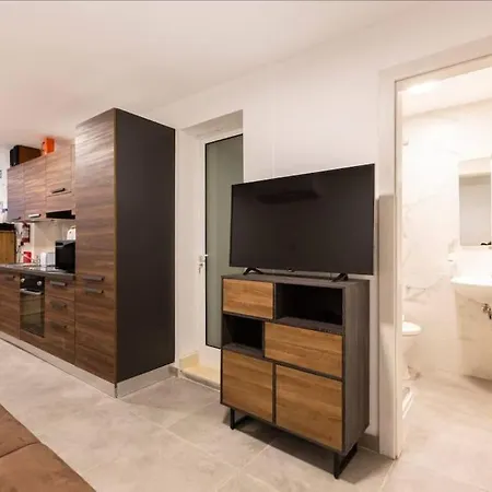 Cosy One Bedroom Maisonette