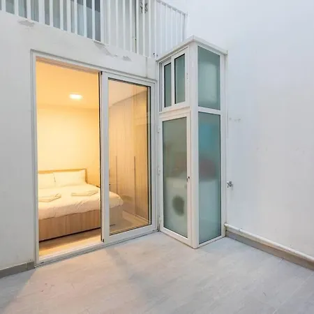 Cosy One Bedroom Maisonette *